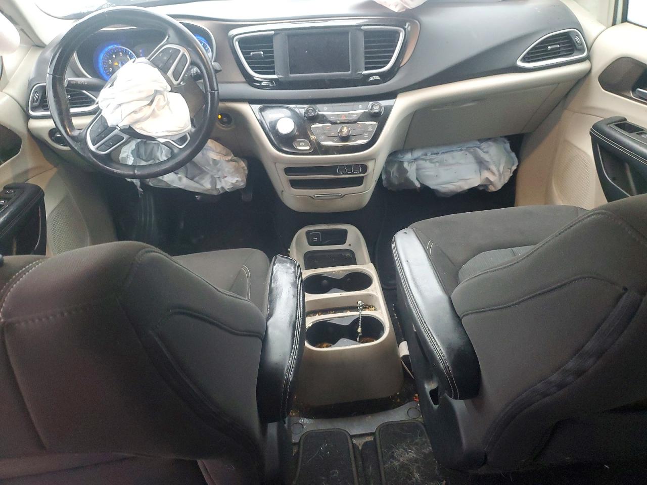 CHRYSLER VOYAGER 2022 — 9