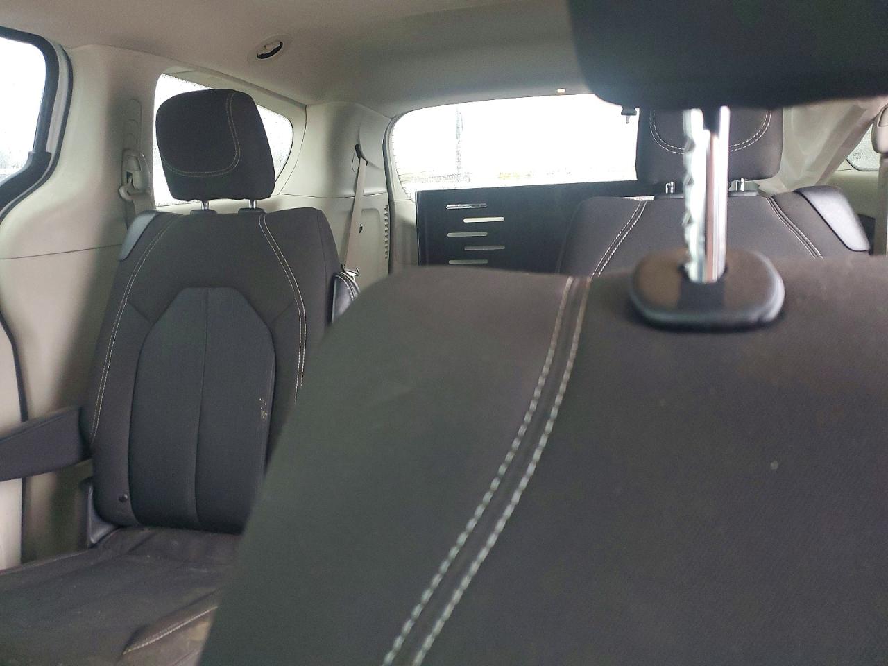 CHRYSLER VOYAGER 2022 — 11