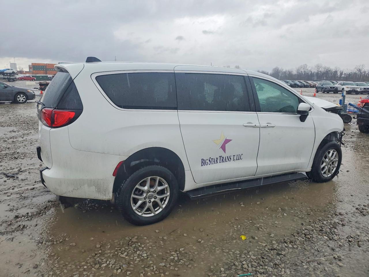 CHRYSLER VOYAGER 2022 — 4