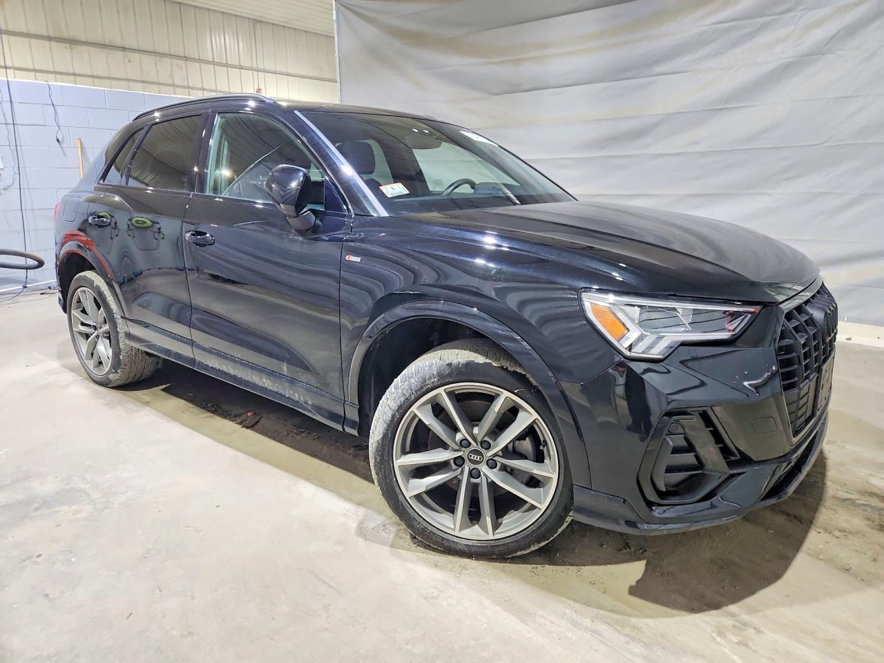 AUDI Q3 2022 — 5