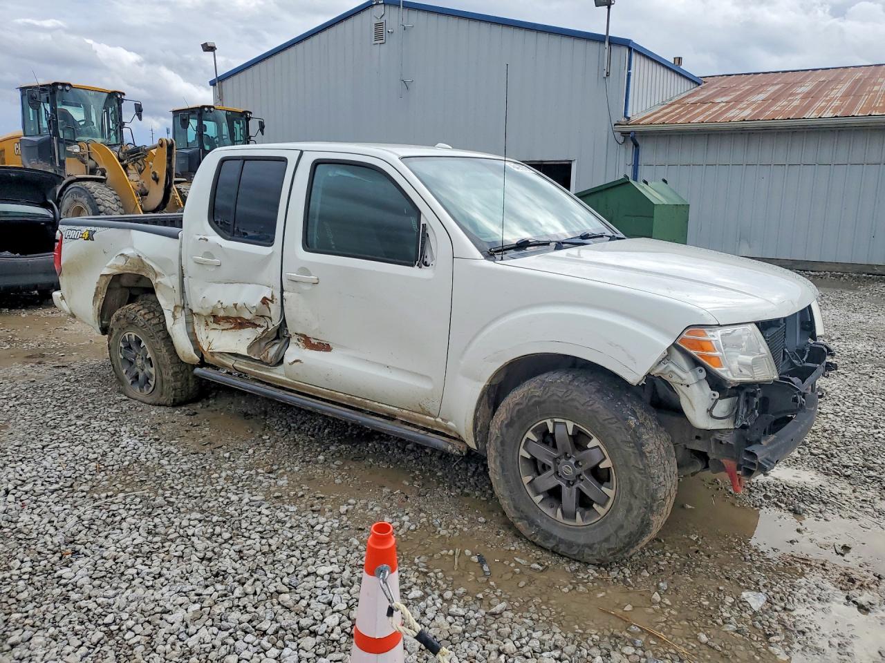 2015 NISSAN FRONTIER PRO-4X