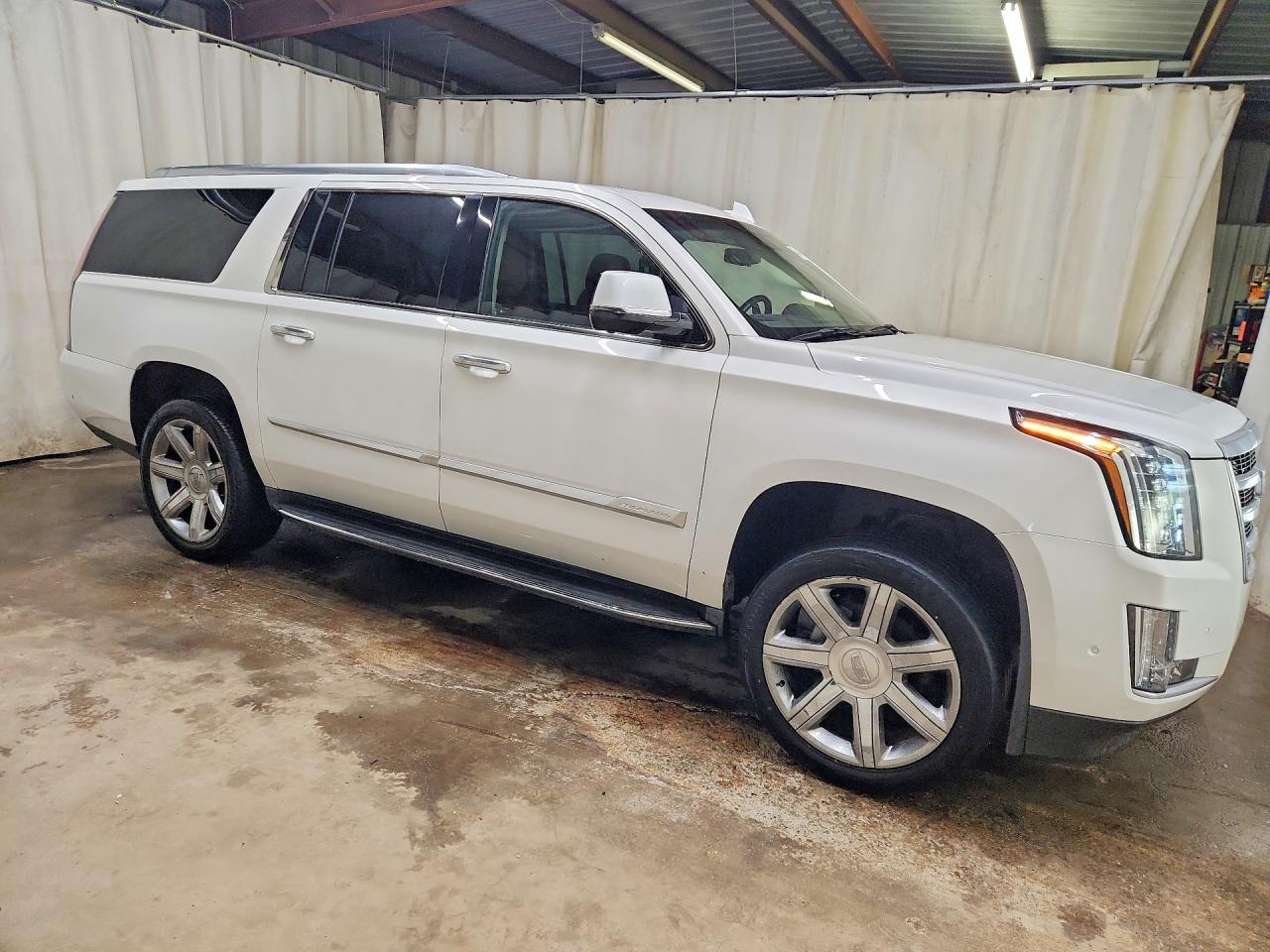 2017 CADILLAC ESCALADE ESV LUXURY