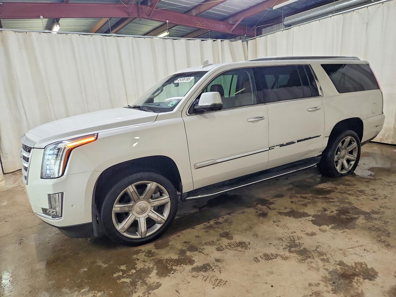 2017 CADILLAC ESCALADE ESV LUXURY