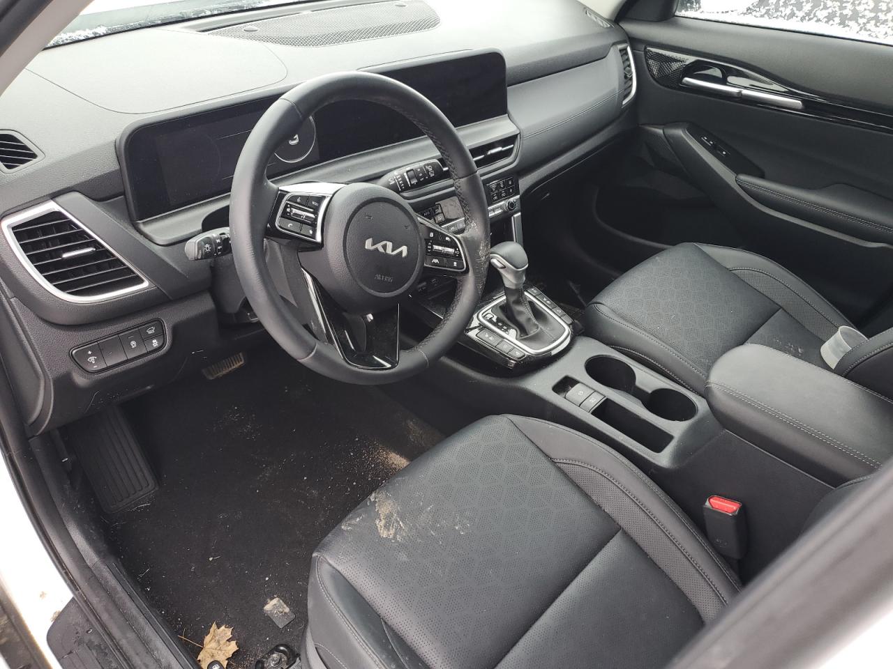 KIA SELTOS 2024 — 8