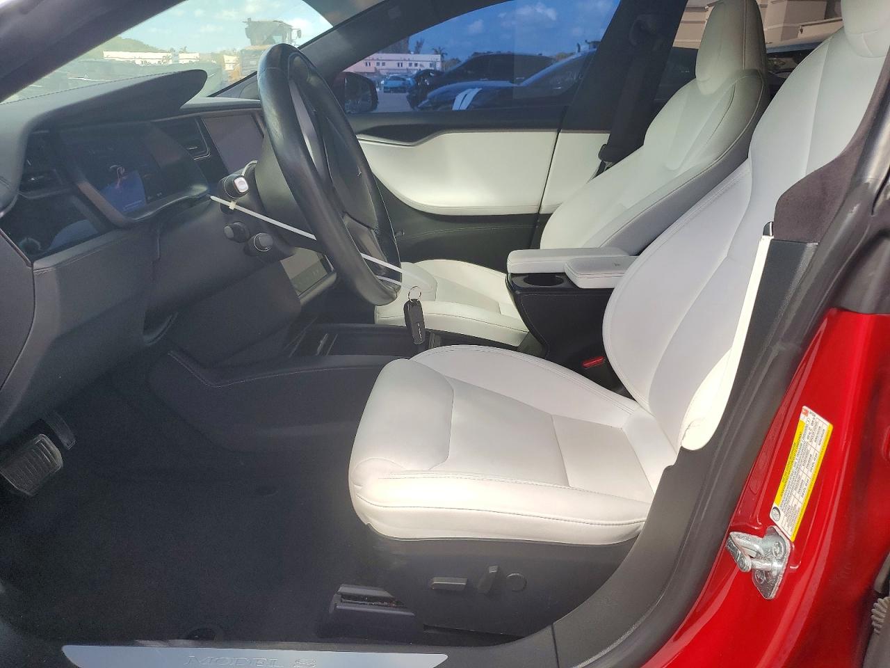 TESLA MODEL S 2020 — 8