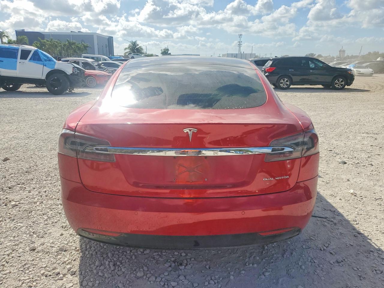 TESLA MODEL S 2020 — 7