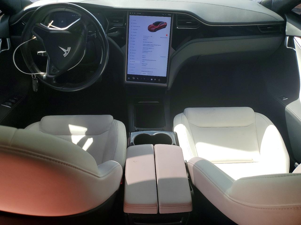 TESLA MODEL S 2020 — 9