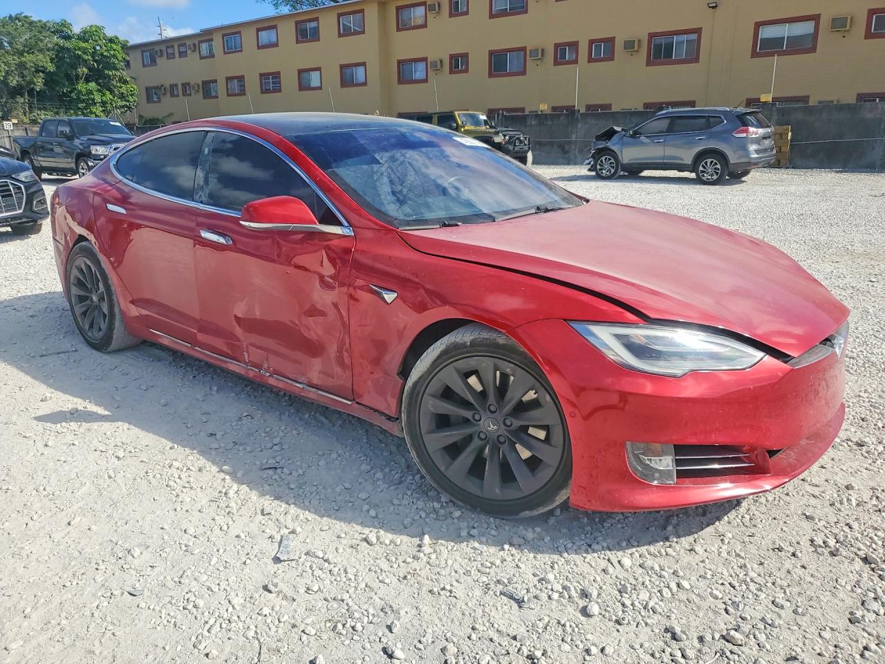 TESLA MODEL S 2020 — 5