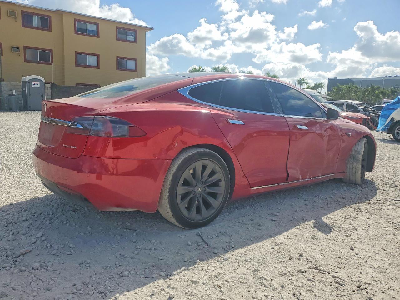 TESLA MODEL S 2020 — 4