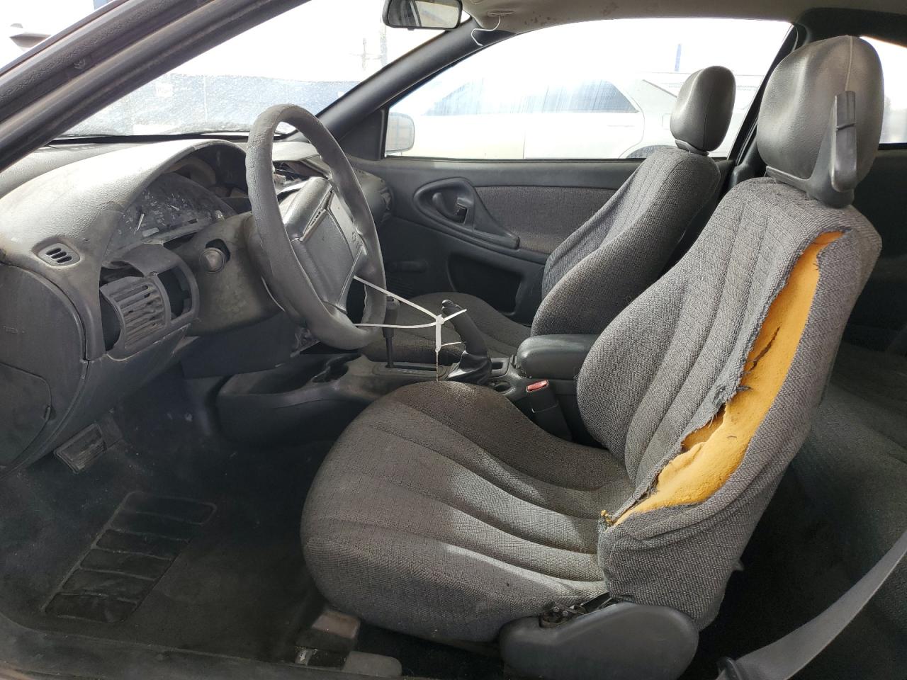 CHEVROLET CAVALIER 2000 — 8
