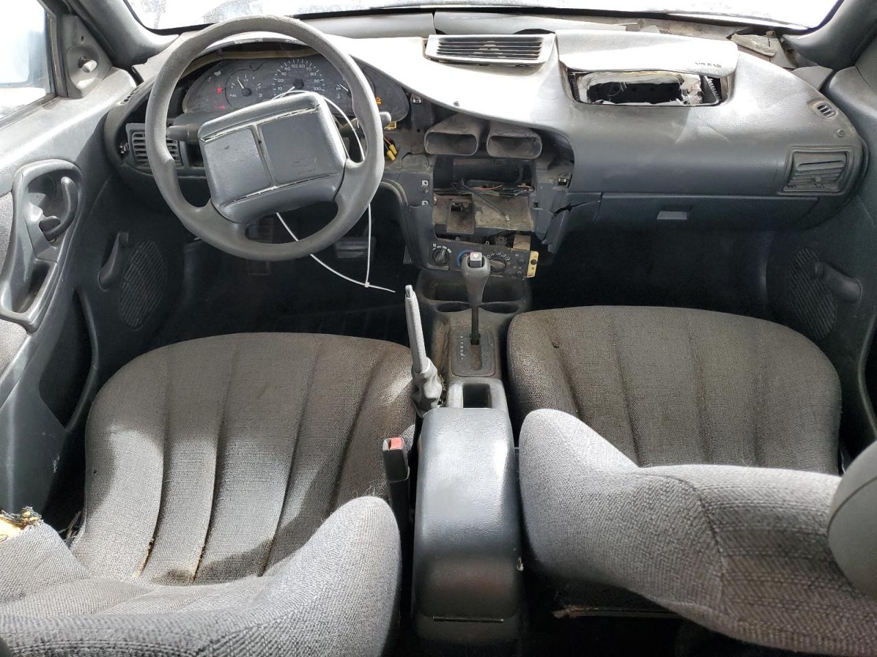 CHEVROLET CAVALIER 2000 — 9