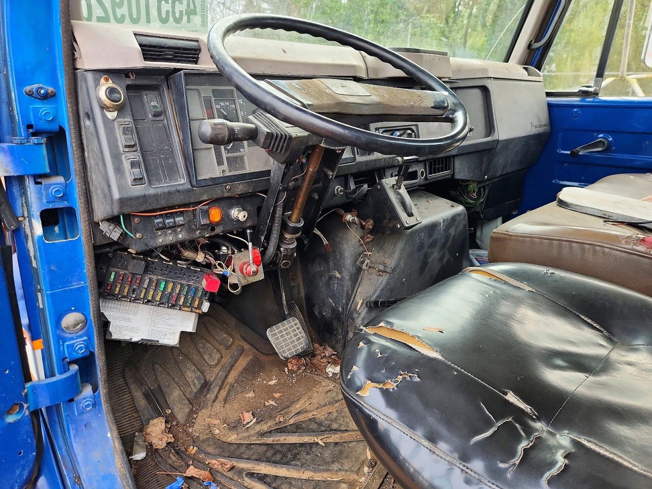 INTERNATIONAL 4700 1996 — 9