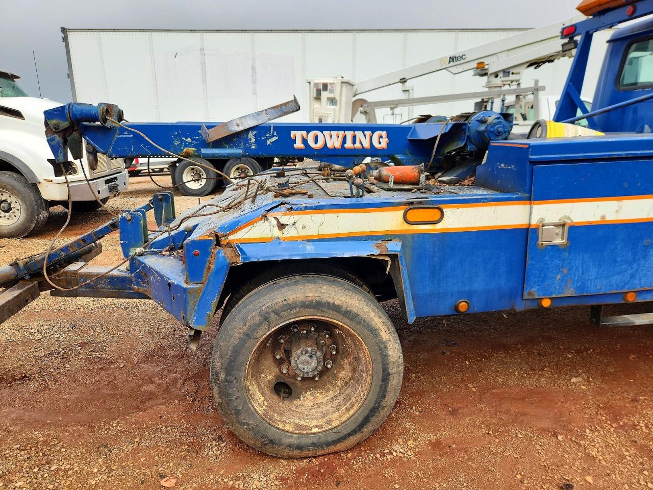 INTERNATIONAL 4700 1996 — 12