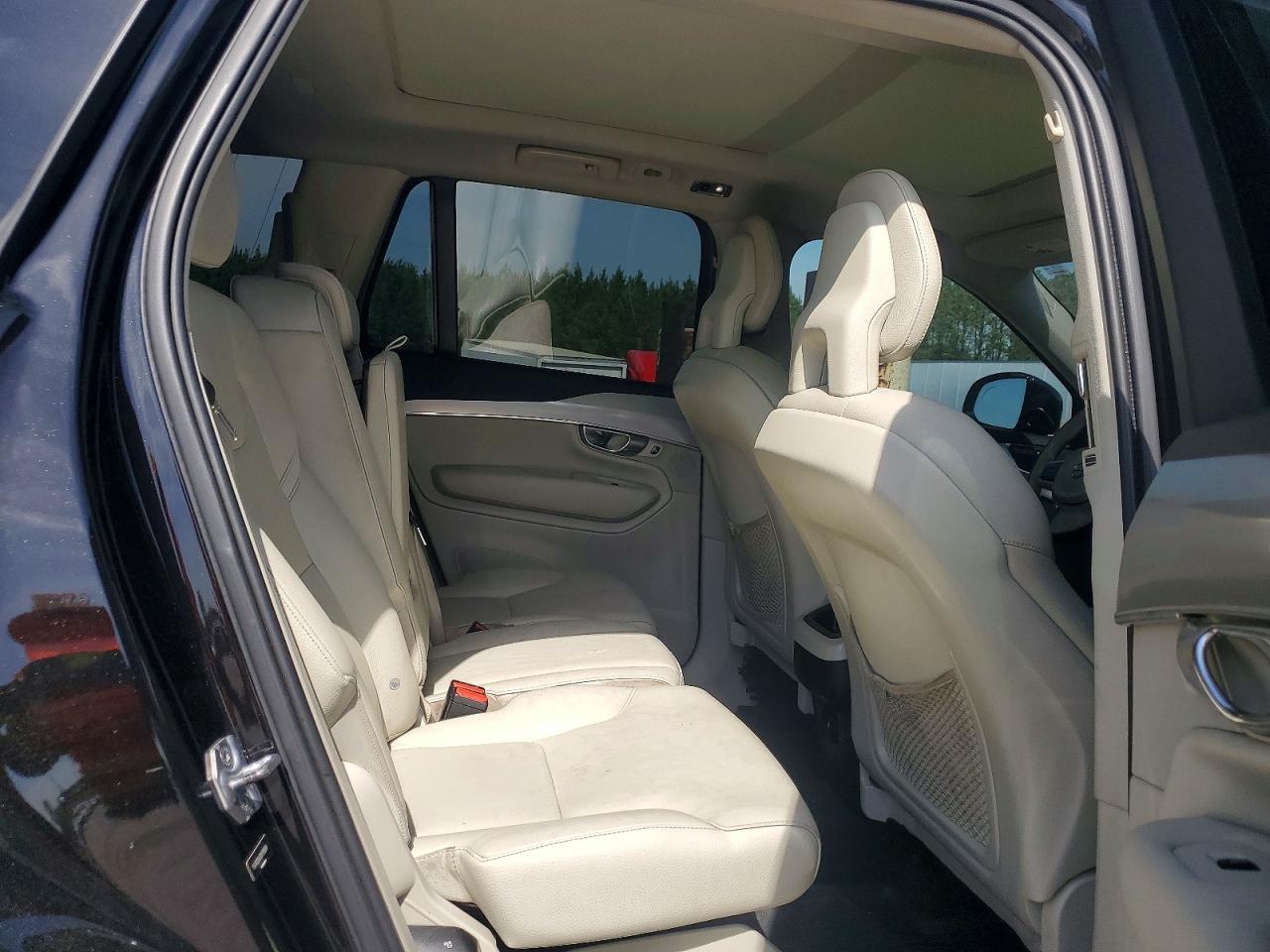 VOLVO XC90 2017 — 11