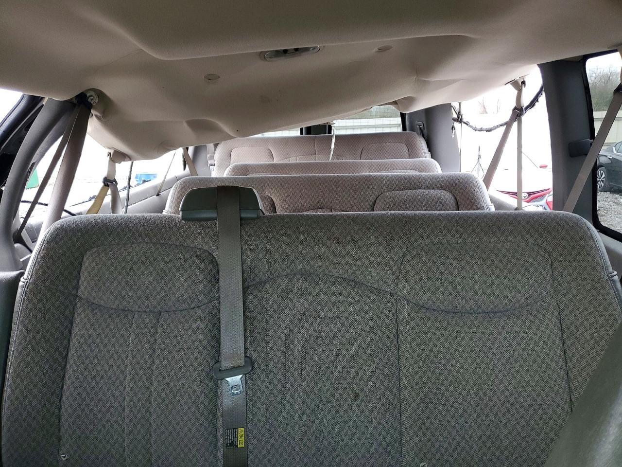 CHEVROLET EXPRESS G3500 2004 — 11
