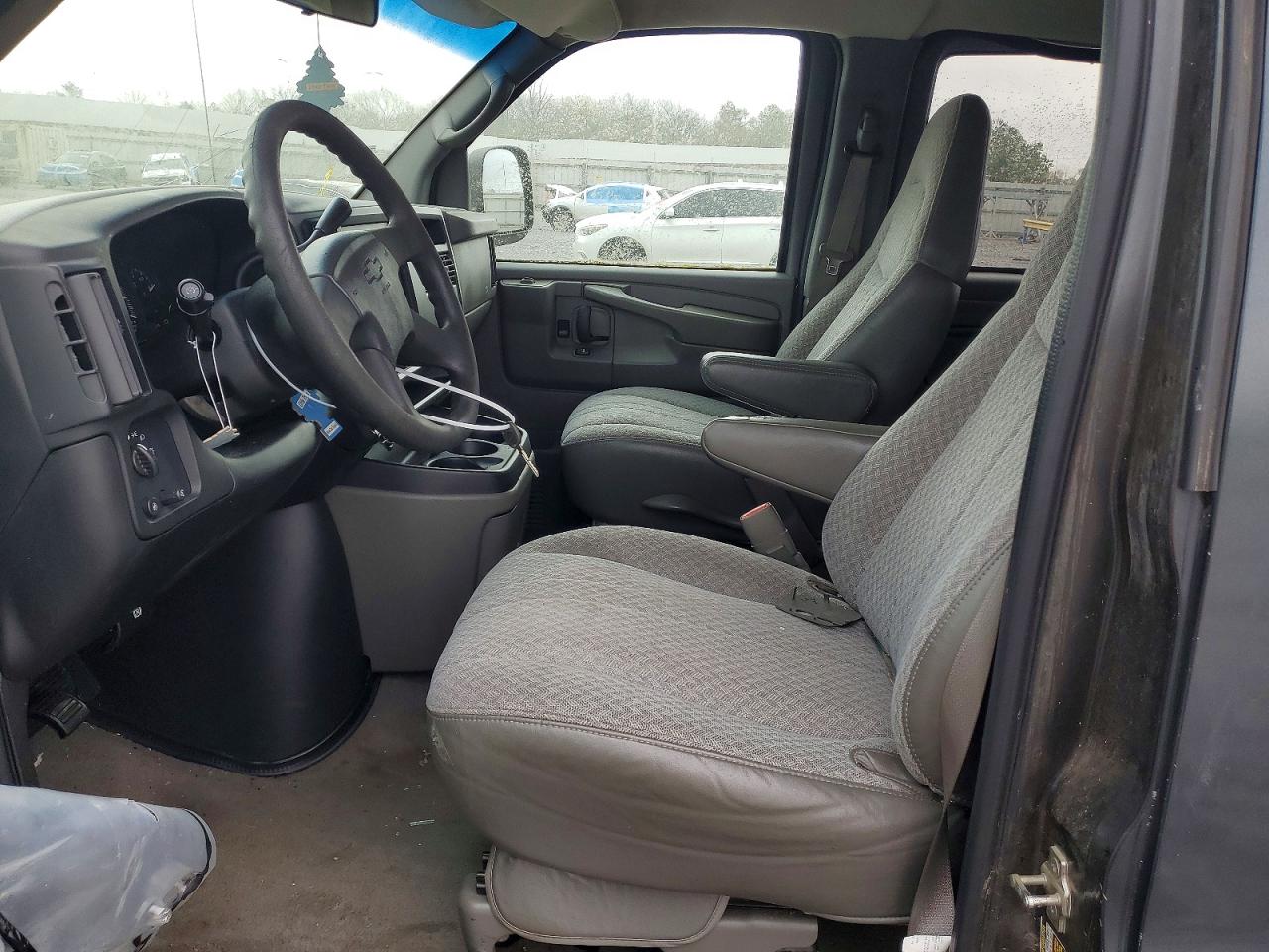 CHEVROLET EXPRESS G3500 2004 — 8