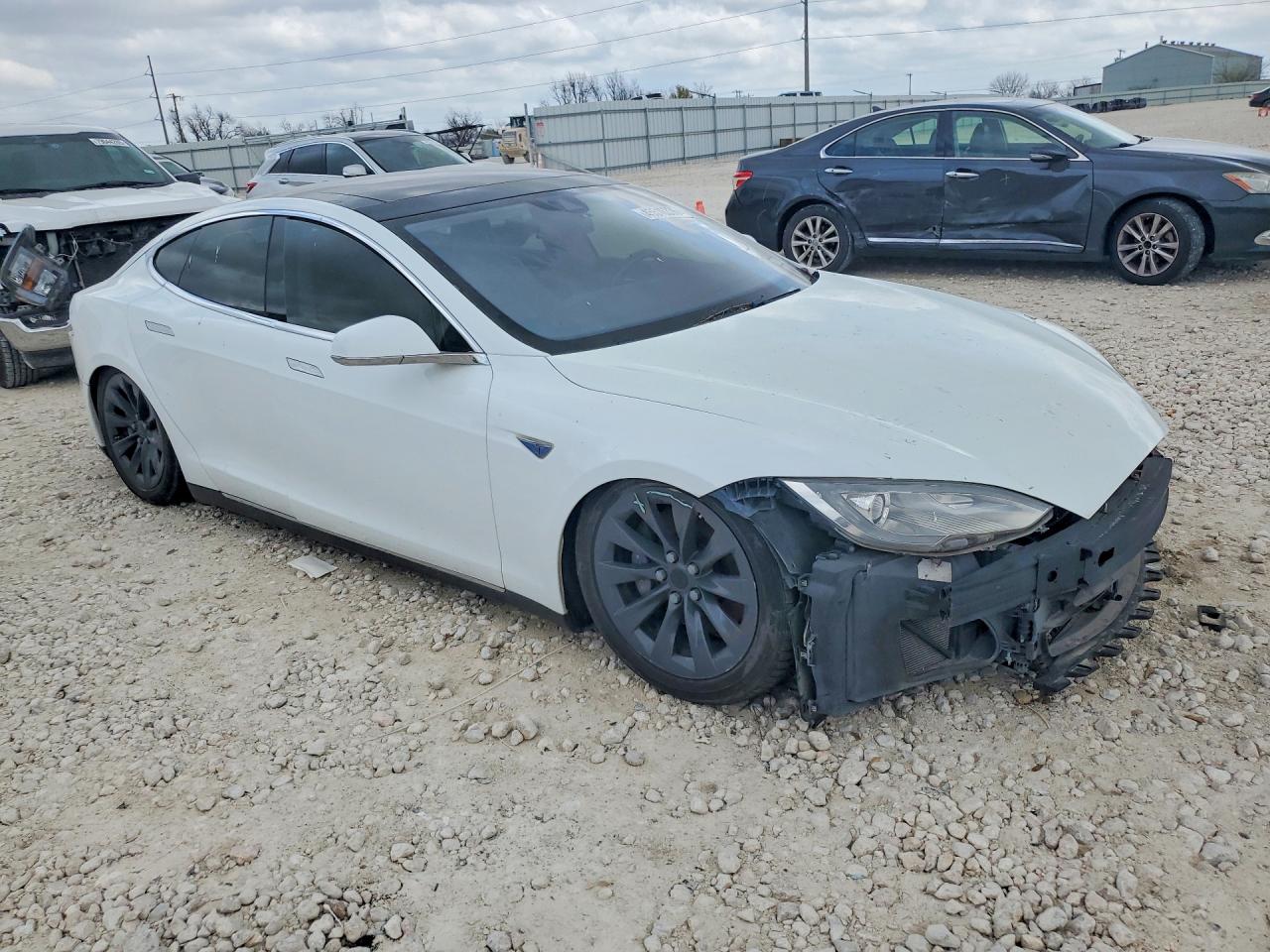2015 TESLA MODEL S 85D
