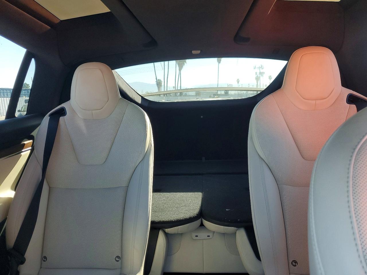TESLA MODEL X 2022 — 11