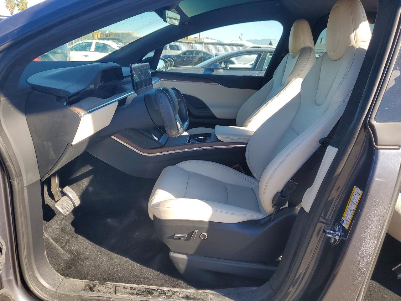 TESLA MODEL X 2022 — 8
