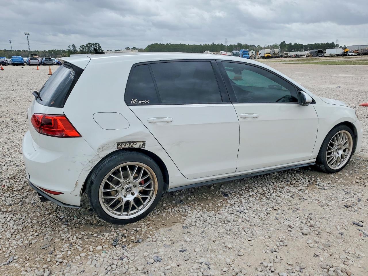 VOLKSWAGEN GTI 2015 — 4