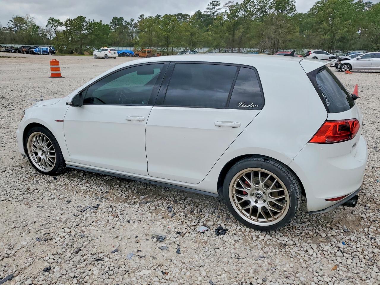 VOLKSWAGEN GTI 2015 — 3