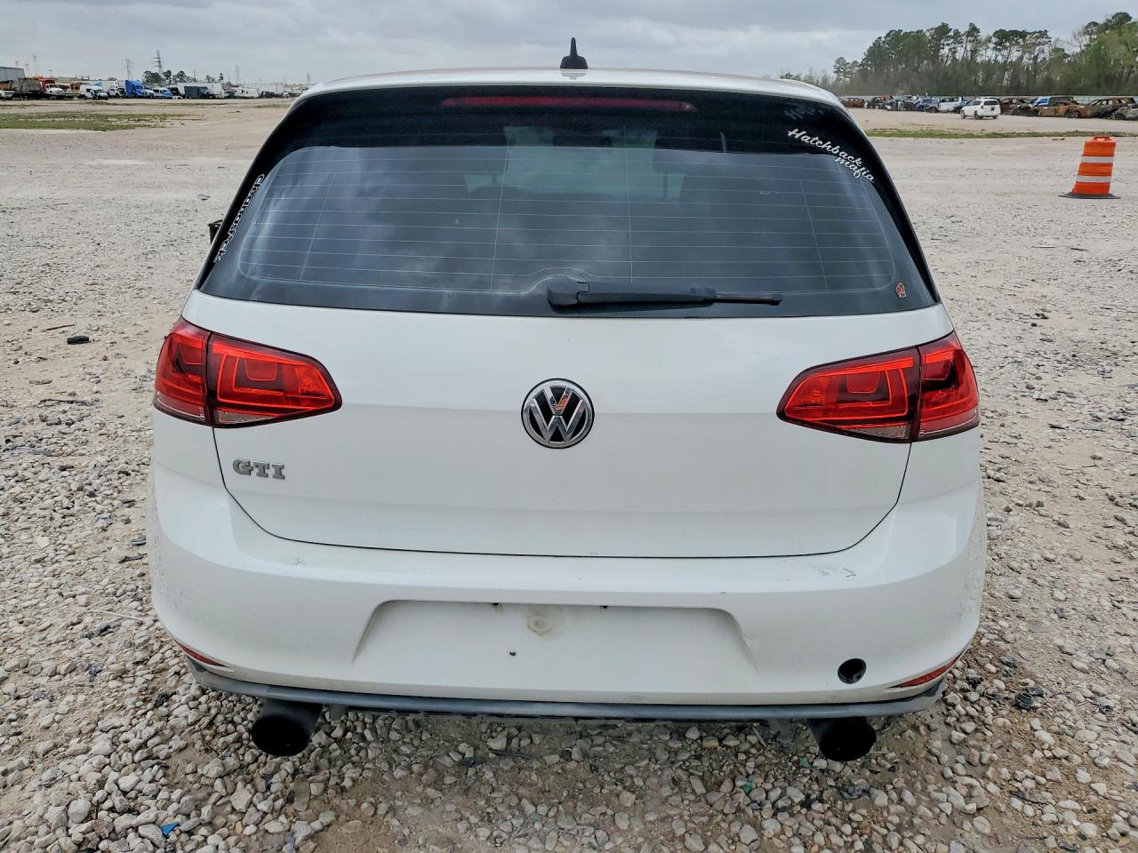 VOLKSWAGEN GTI 2015 — 7