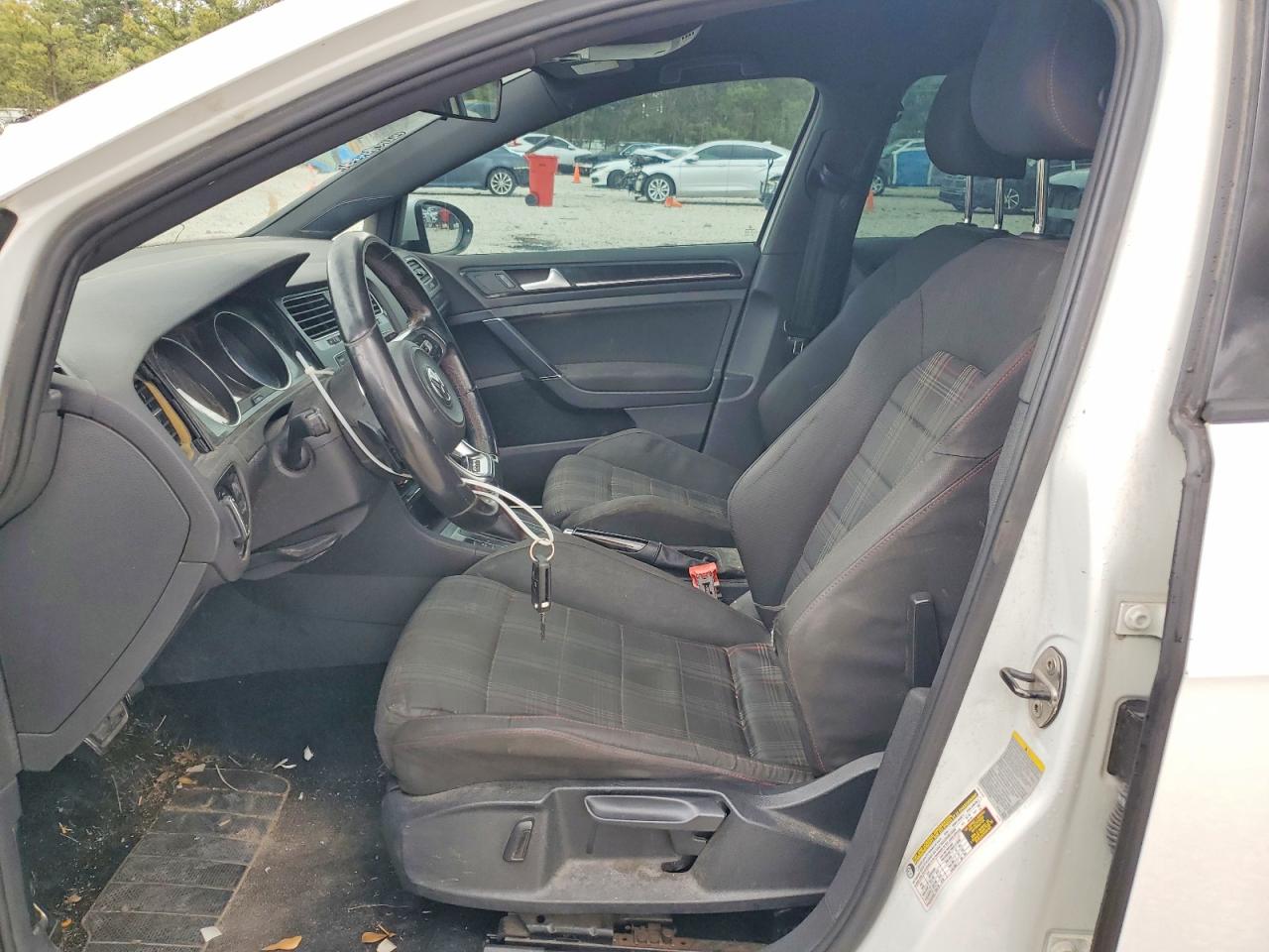 VOLKSWAGEN GTI 2015 — 8