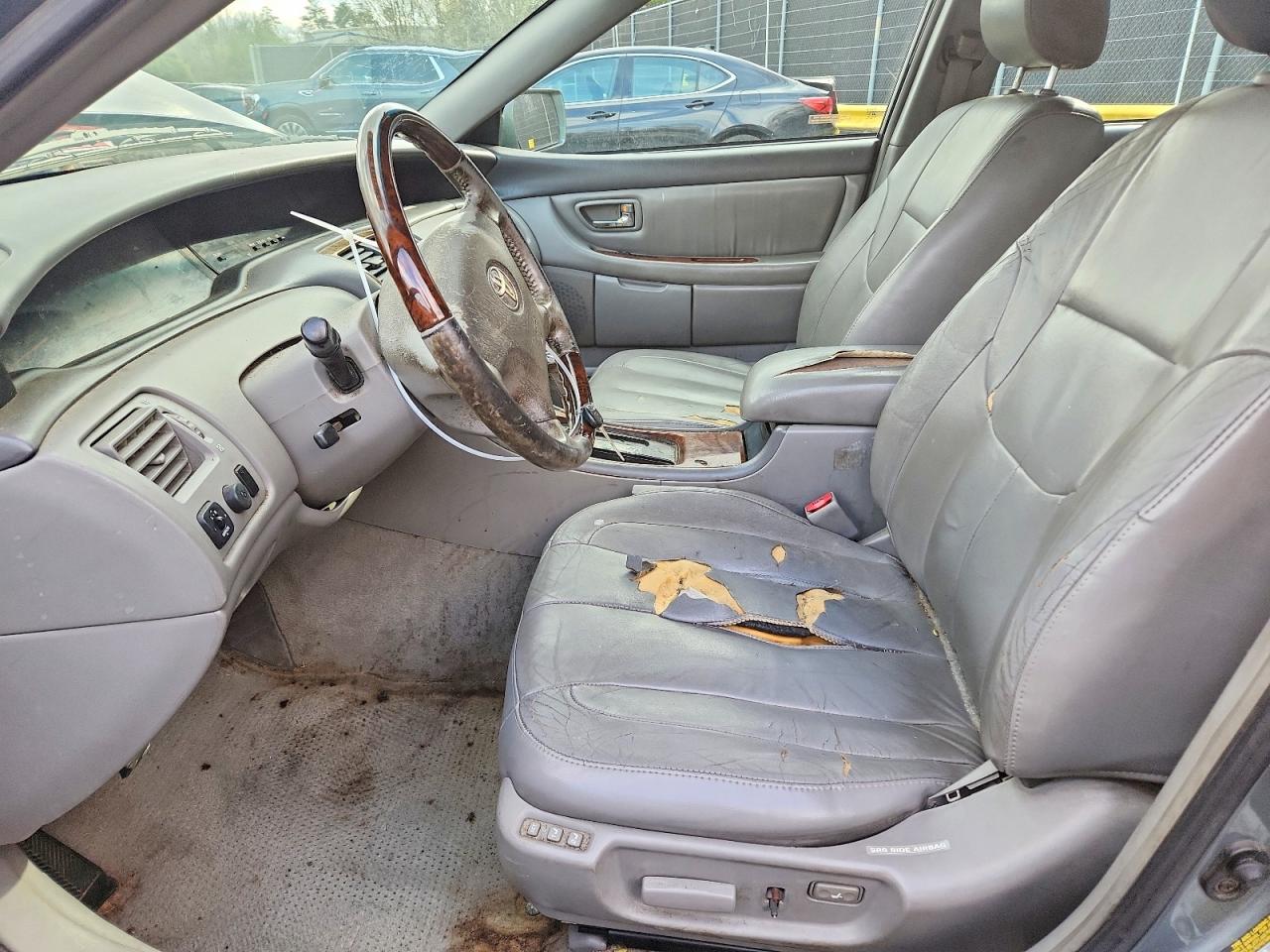 TOYOTA AVALON 2004 — 8