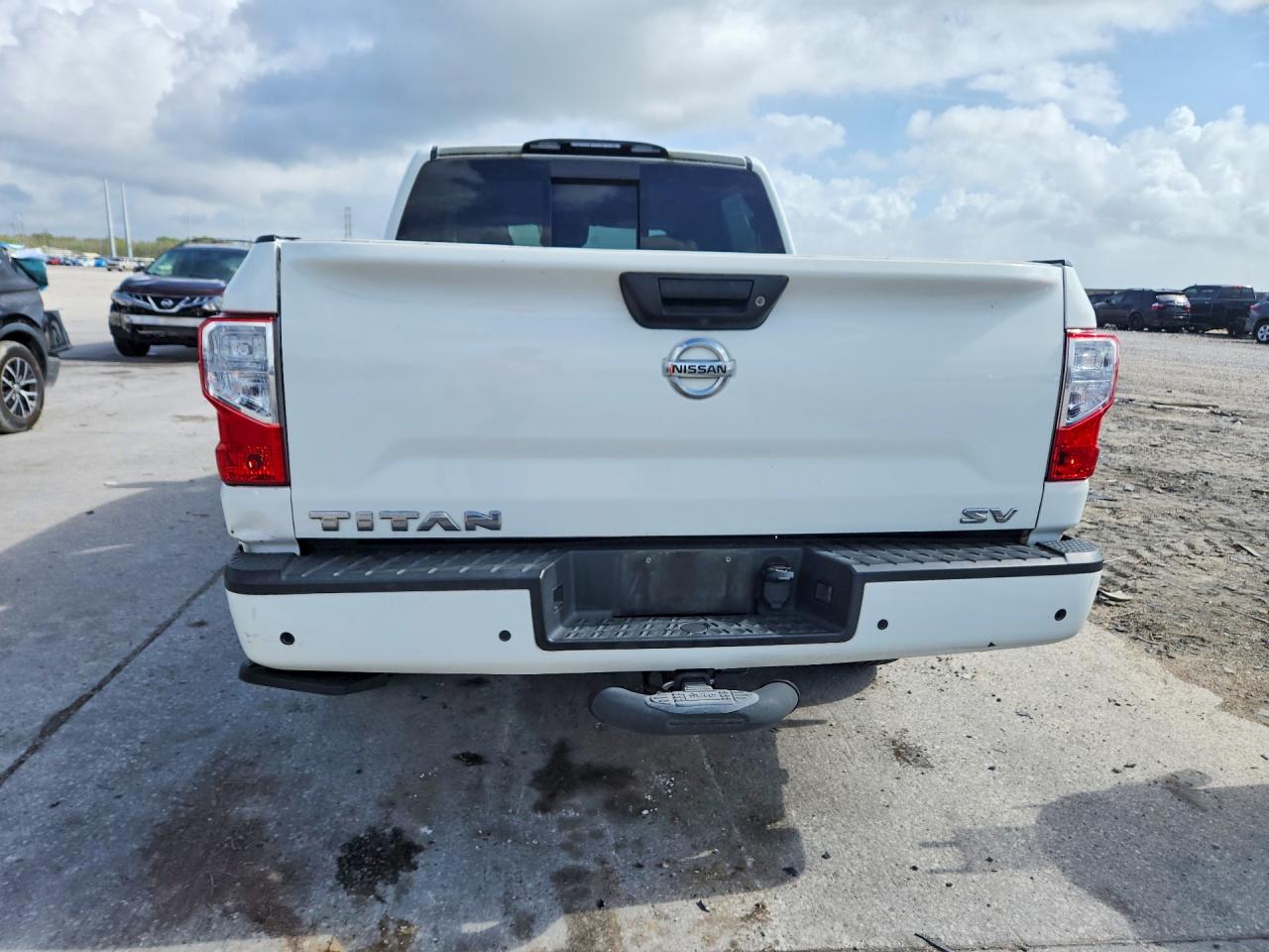 NISSAN TITAN 2020 — 7