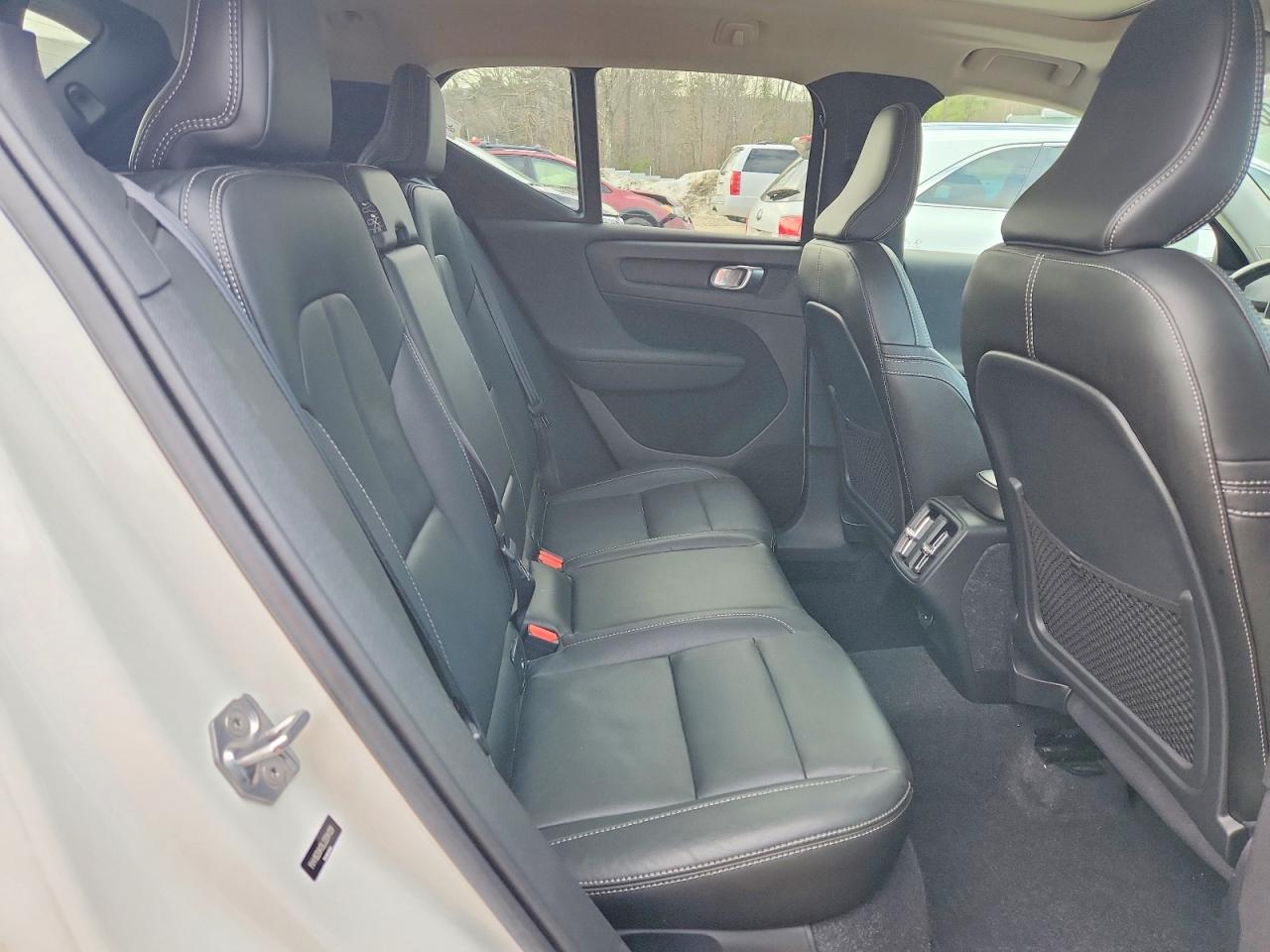 VOLVO XC40 2020 — 12