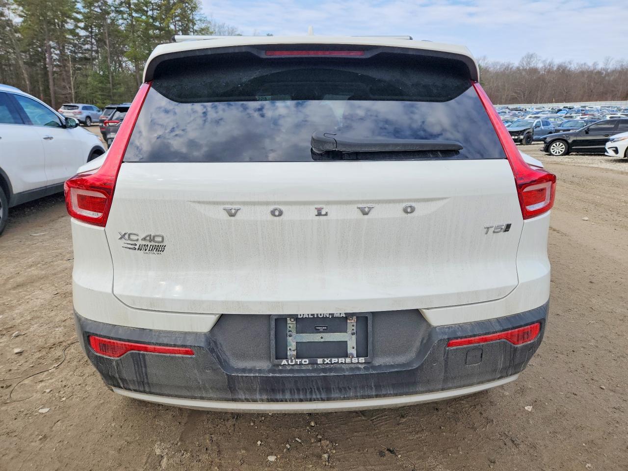 VOLVO XC40 2020 — 7