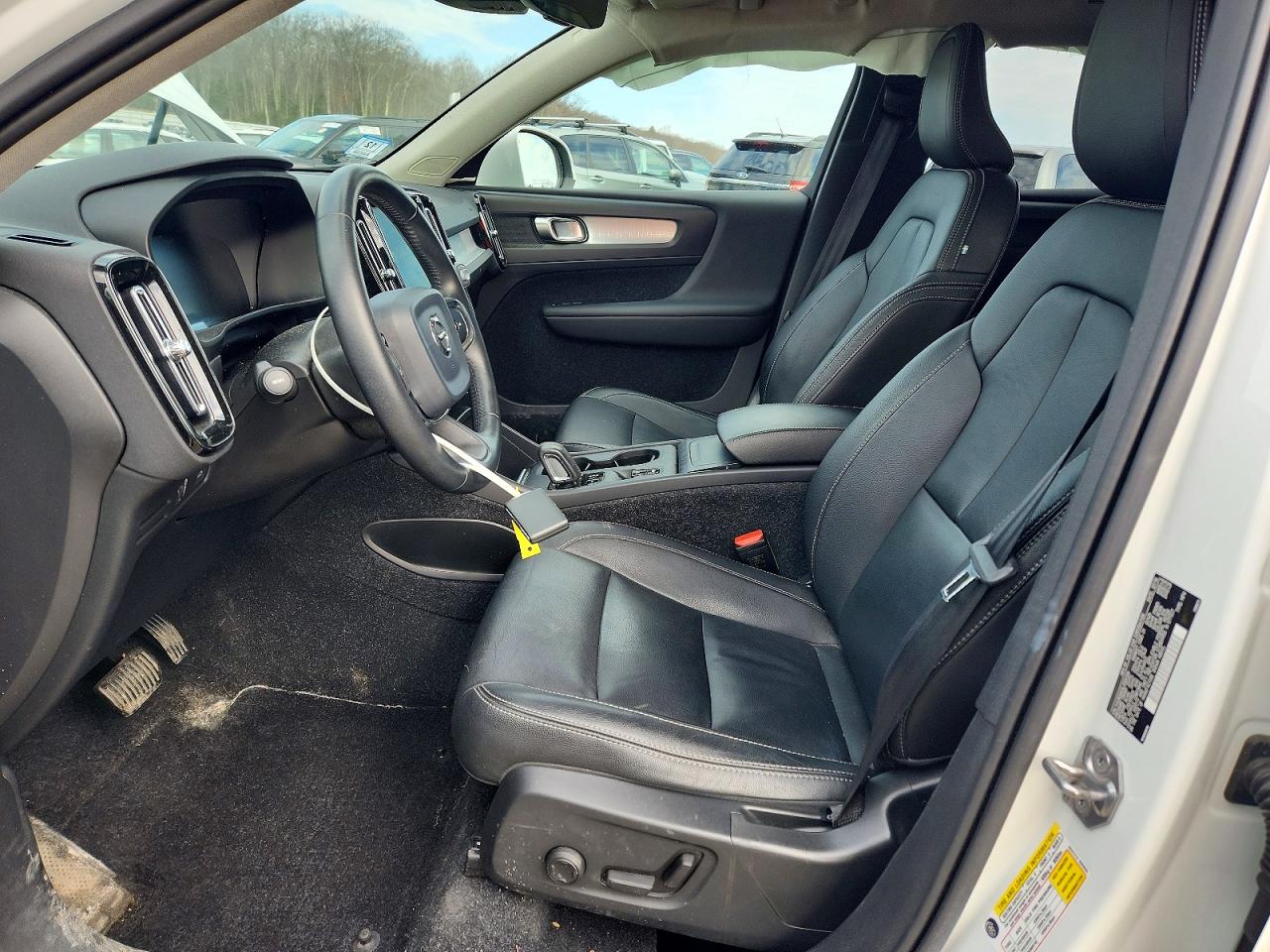 VOLVO XC40 2020 — 8