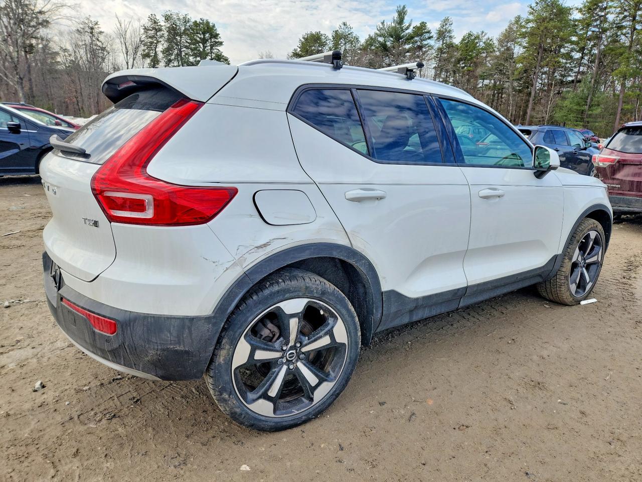 VOLVO XC40 2020 — 4