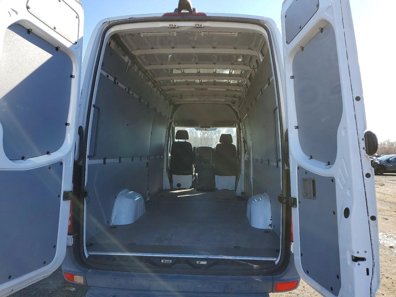 MERCEDES-BENZ SPRINTER 2015 — 11