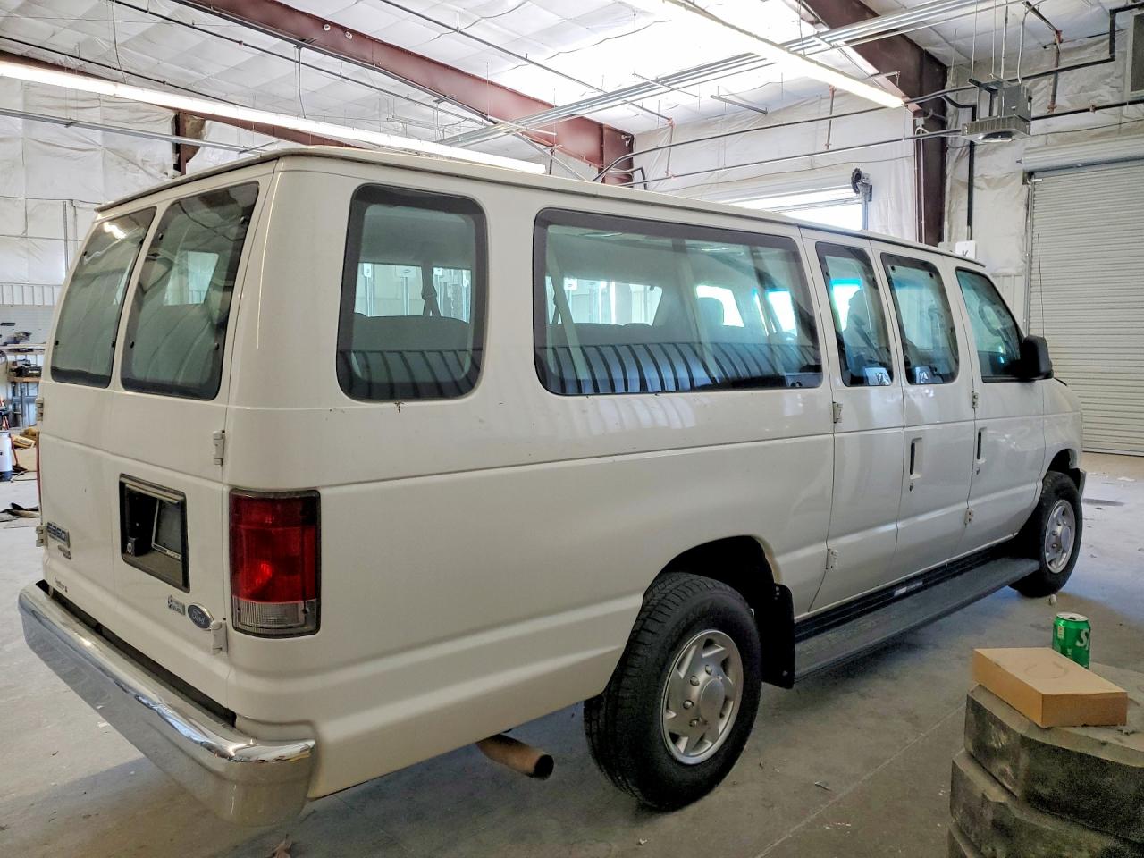 FORD ECONOLINE 2010 — 4