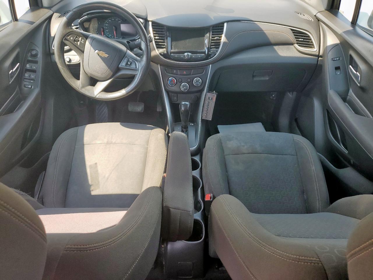 CHEV TRAX LS 2020 — 9