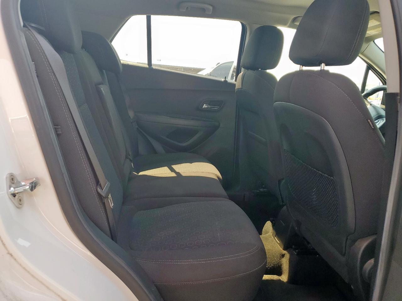 CHEV TRAX LS 2020 — 12