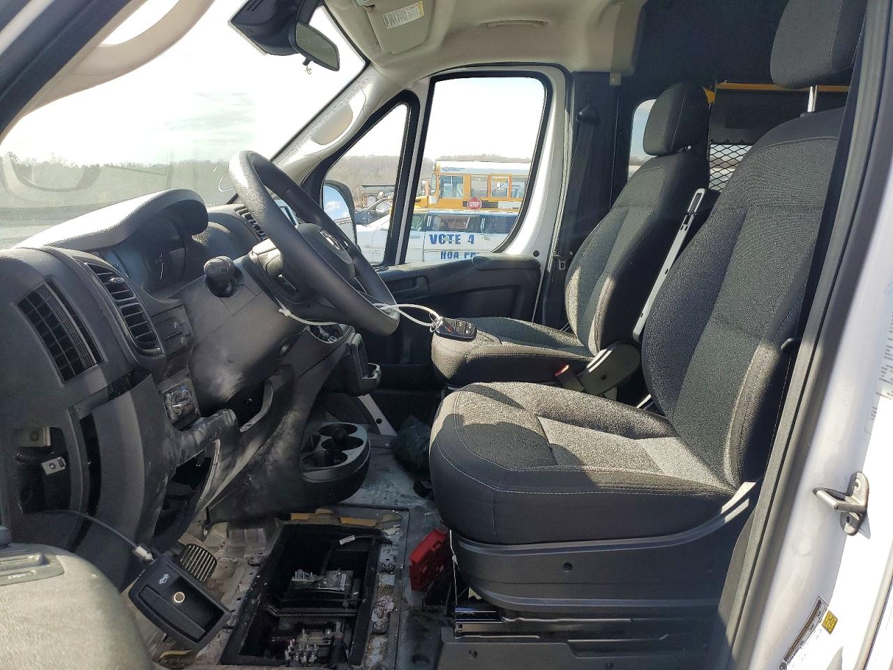 RAM PROMASTER 1500 2023 — 8