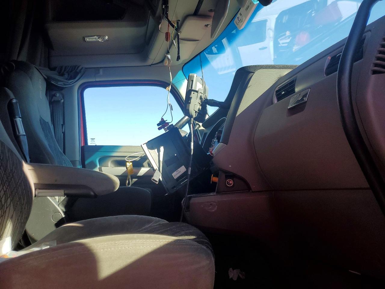 KENWORTH CONSTRUCTION 2020 — 6