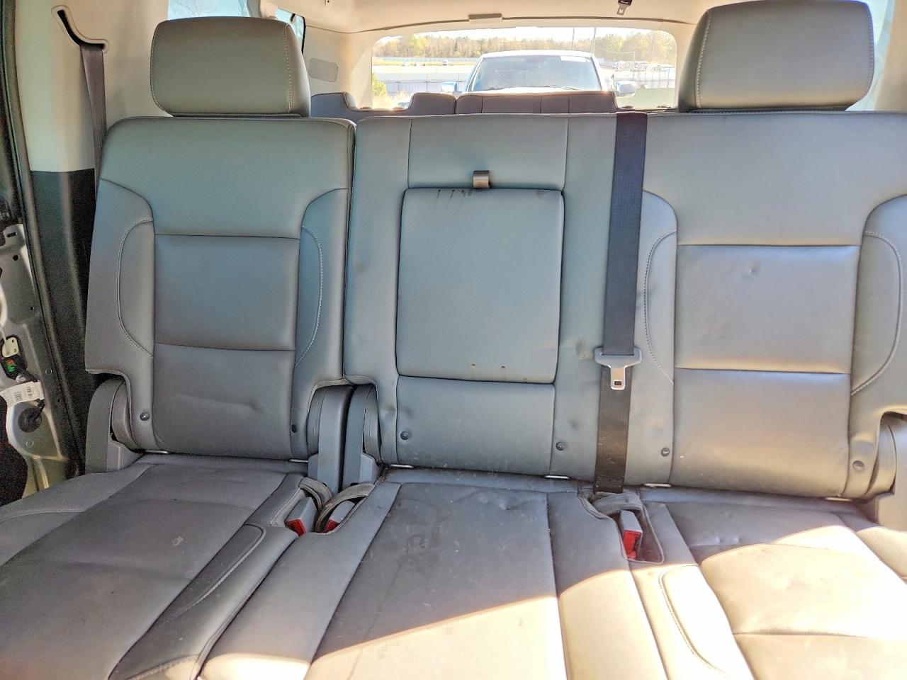 CHEVROLET SUBURBAN 2019 — 11