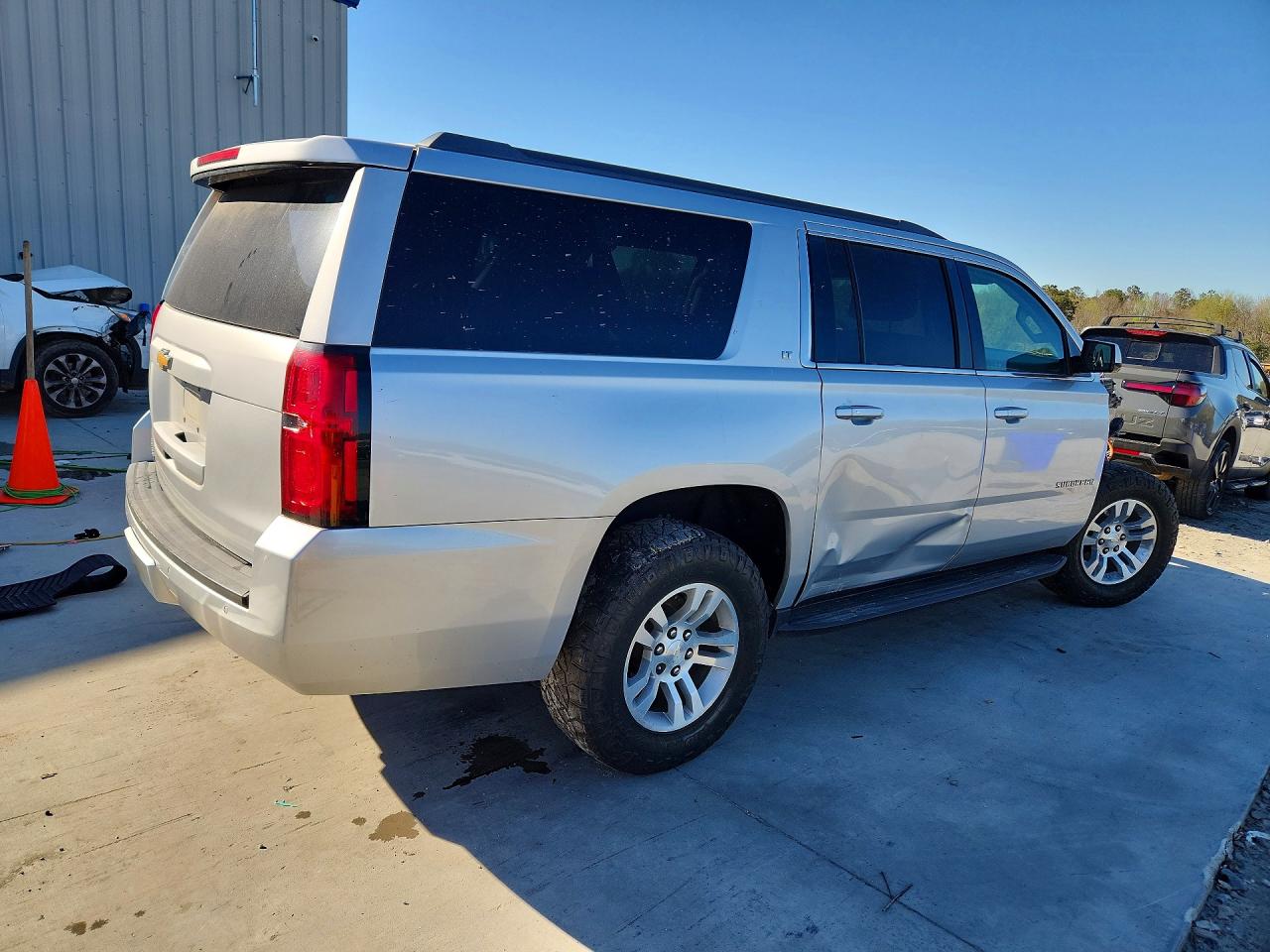 CHEVROLET SUBURBAN 2019 — 4