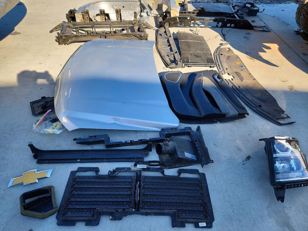 CHEVROLET SUBURBAN 2019 — 14