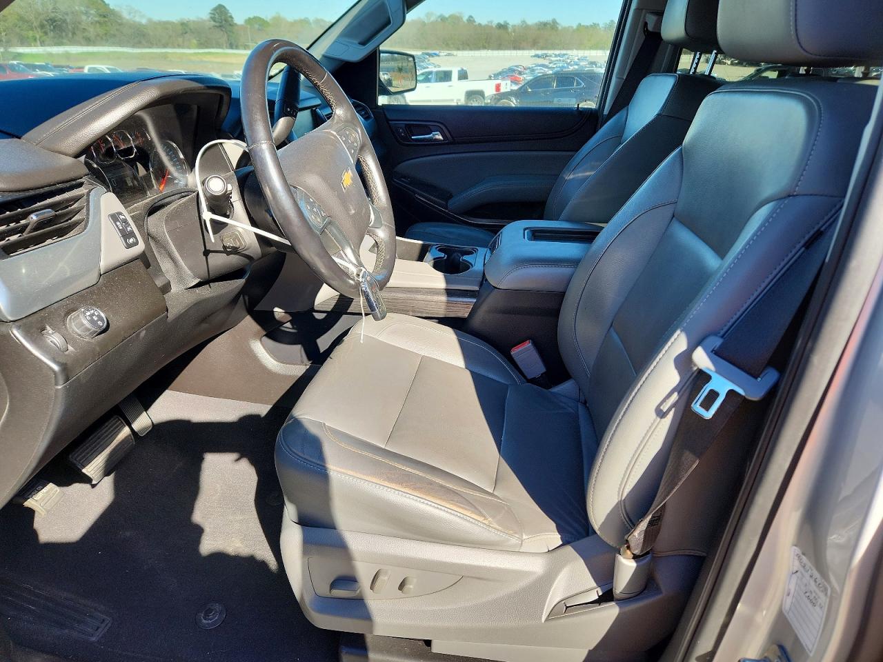 CHEVROLET SUBURBAN 2019 — 8