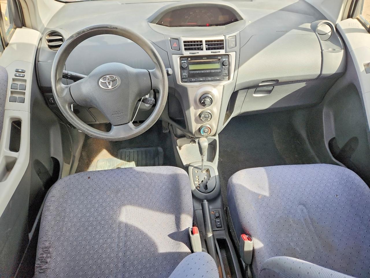 TOYOTA YARIS 2010 — 9