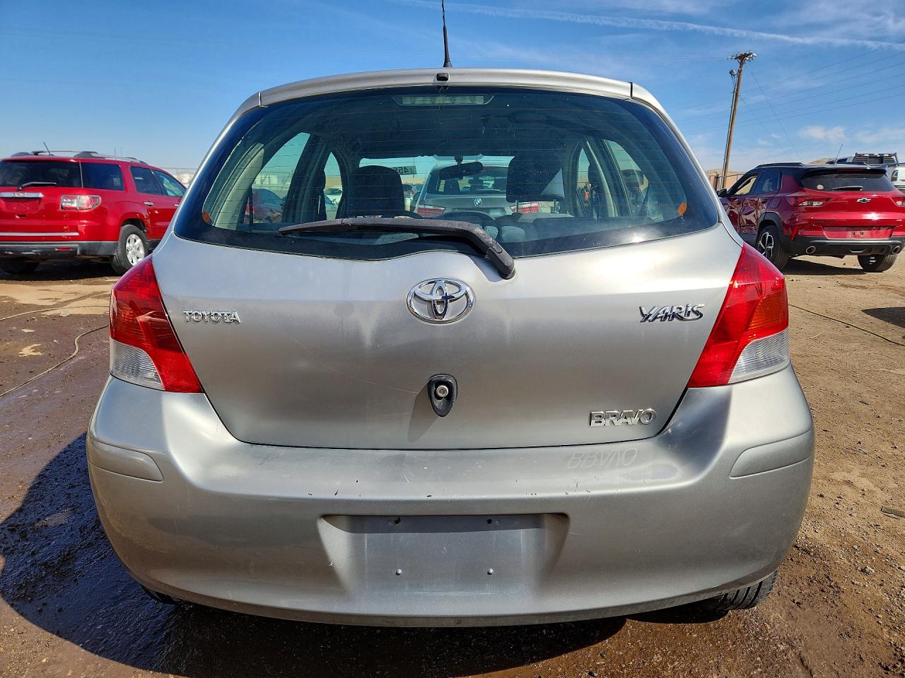 TOYOTA YARIS 2010 — 7