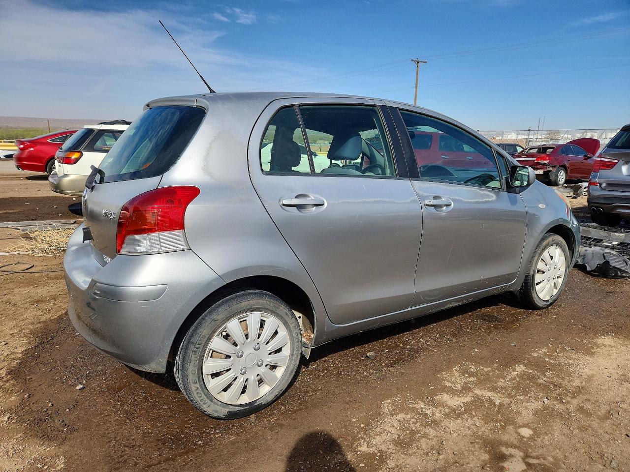 TOYOTA YARIS 2010 — 4