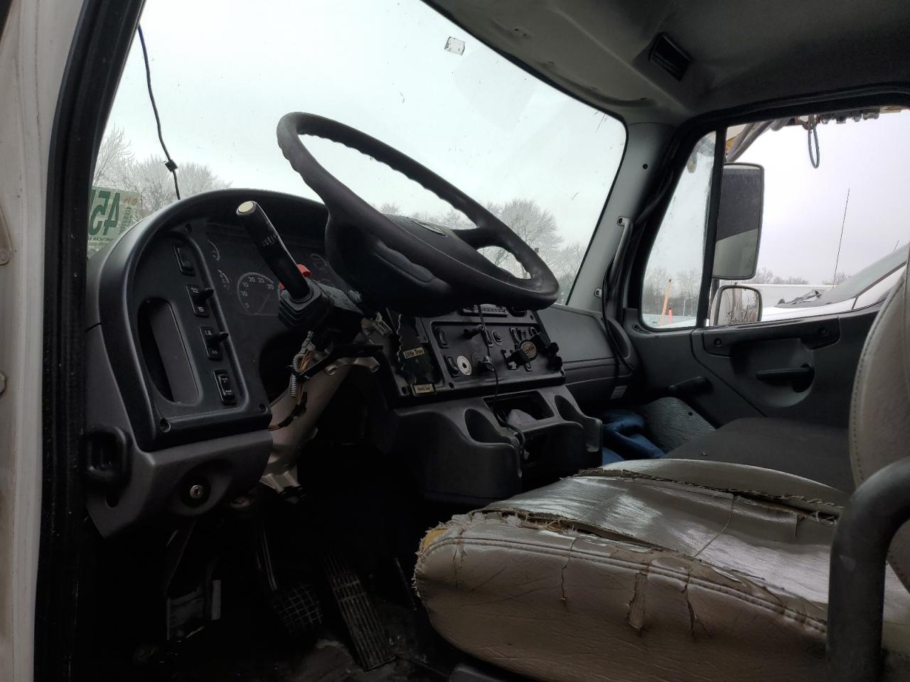FREIGHTLINER M2 106 MED 2016 — 6