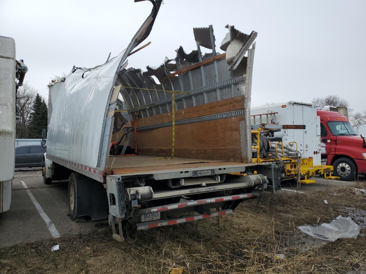 FREIGHTLINER M2 106 MED 2016 — 4