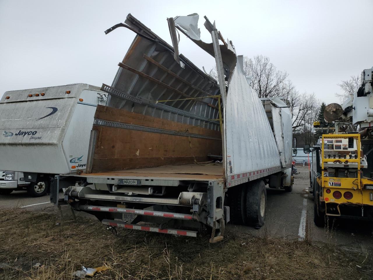 2016 FREIGHTLINER M2 106 MED