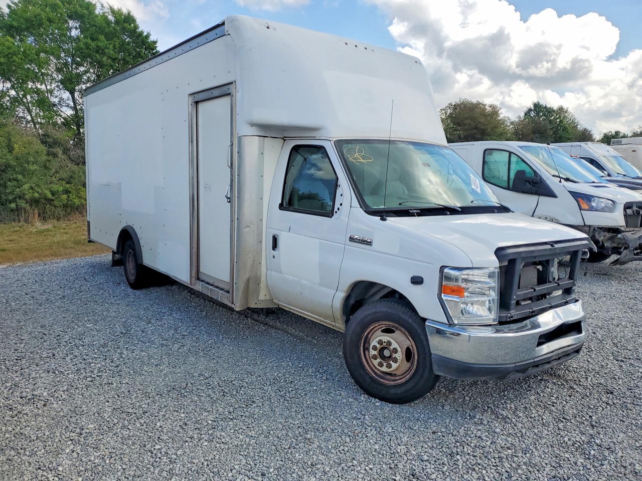 2019 FORD E450